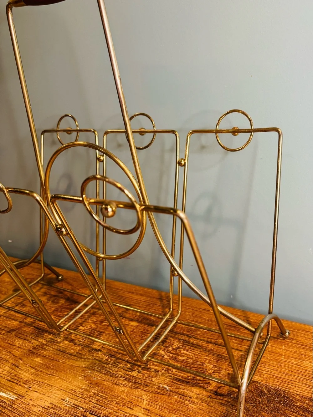 MCM Magazine Rack - Picture 6 of 10